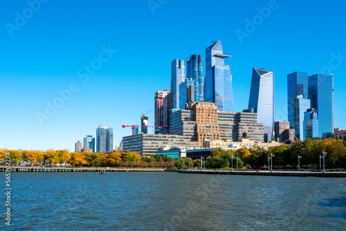 Photographie New York City skyline of the Hudson Yards along the Hudson River in Autumn