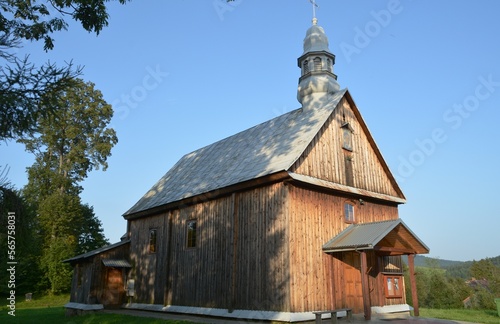 kościół drewniany w Bandrowie Narodowym