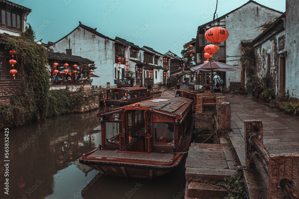 Obraz premium Scenes of river and ancient village in famous Shantang Street in Suzhou China. Chinese characters on the lantern translated as