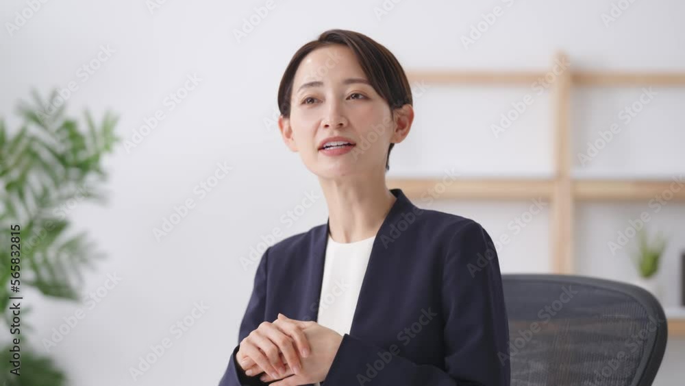 ビジネス・インタビュー・話す女性 ビジネス・インタビュー・話す女性