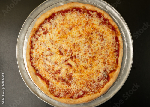 Plain cheese pizza