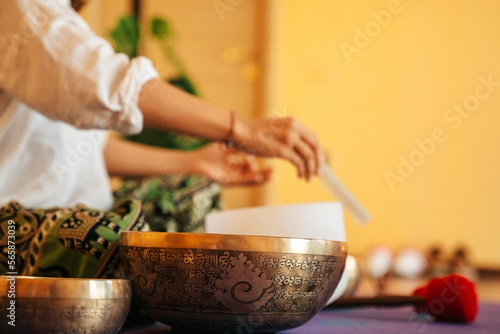 Obraz na plátně close up Tibetan singing bowl in sound therapy