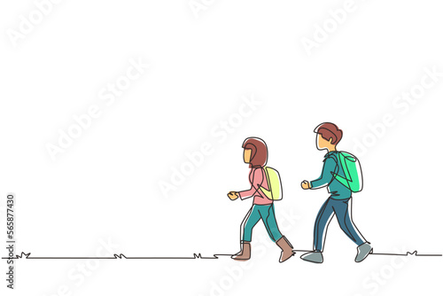 Continuous one line drawing little boy and girl goes camping in nature. Happy kids walking on camping ground, hiking, backpacks, adventure. Family leisure. Single line draw design vector illustration