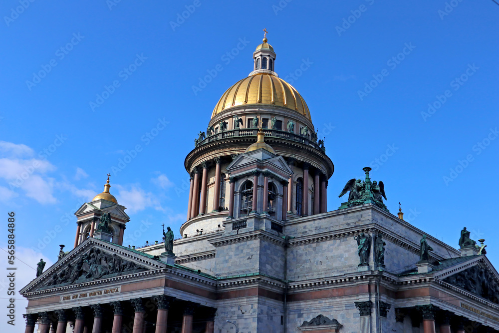 Cathedral; Church; architecture; city; cityscape; Saint-Petersburg; Russia; Russian; Isaac; travel; tourism; culture; religion; dome; Petersburg; sky; landmark; colonnade; famous; Europe; building; 