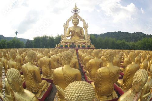Phuttha Utthayan Makha Bucha Anusorn(Buddhism Memorial Park),It is a Dharma garden that simulates the events of Makha Bucha Day when the Lord Buddha preached the Patimokkha sermon.Among the1,250 monks photo