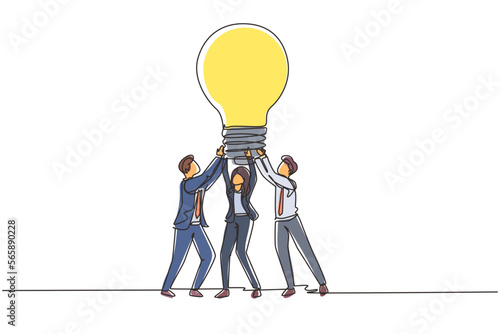 Single one line drawing group people hold huge lamp new idea. Success in business rely on teamwork, good planning, finding creative solution to problem. Continuous line draw design vector illustration