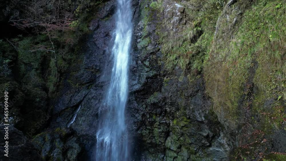 大荒れの滝 ドローン空撮 大荒れの滝 ドローン空撮