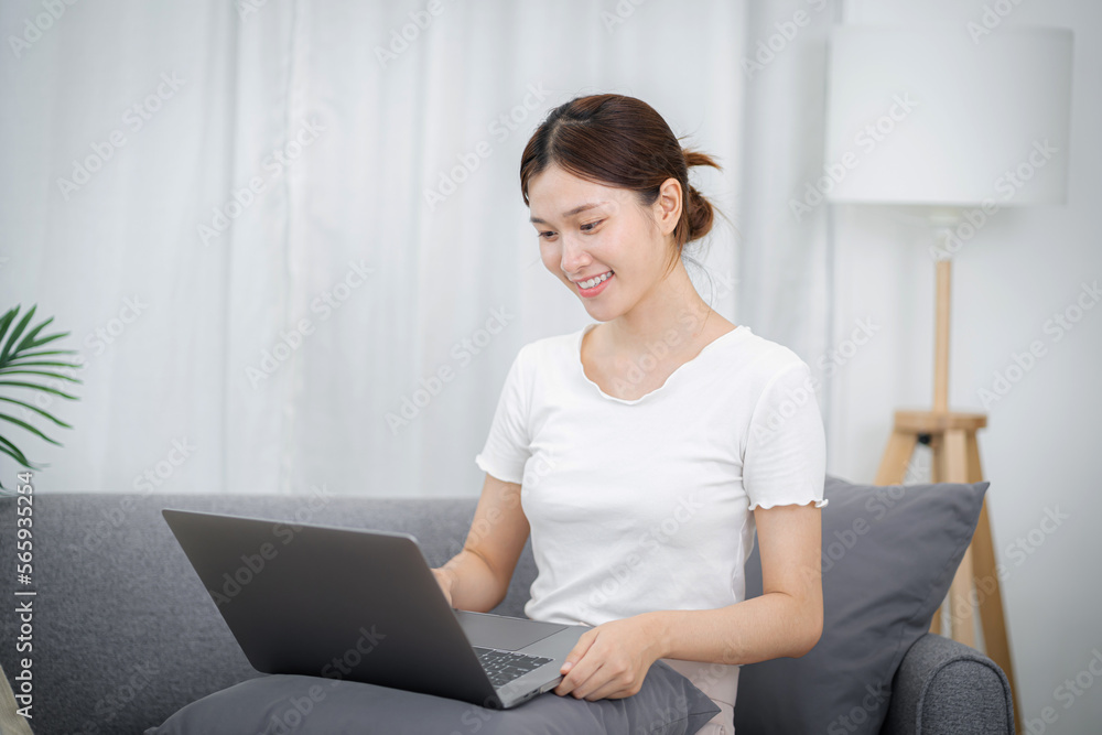 E learning Student online VDO Call Conference Work from home with cat remote work talk chat online on laptop webcam conference working with tablet social distancing concept E learning Student online VDO Call Conference Work from home with cat remote work talk chat online on laptop webcam conference working with tablet social distancing concept