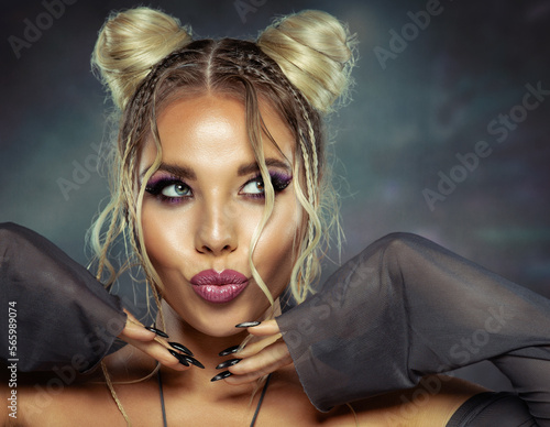Fotografie Beauty Girl with pout Full Lips Kiss