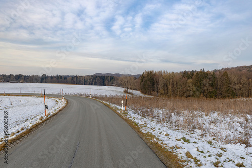 Fototapeta Naklejka Na Ścianę i Meble -  winter road in the countryside