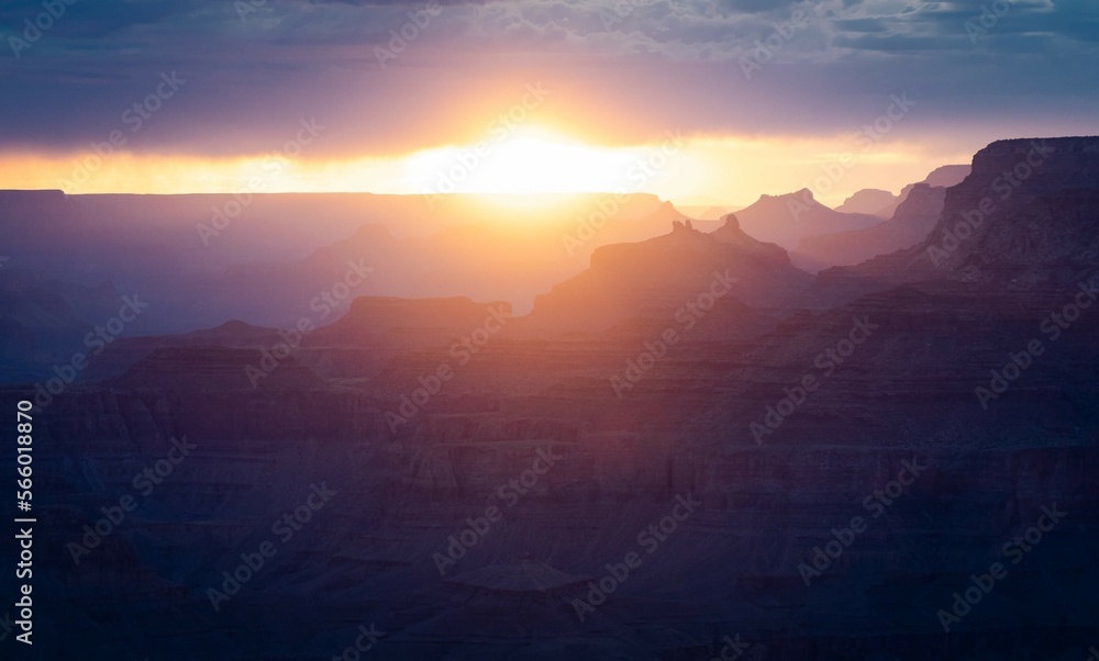 Obraz premium Sunset Over the Canyon 