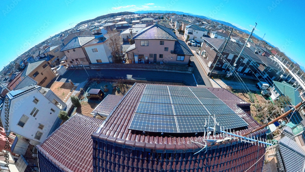 Fototapeta premium ソーラー太陽光発電の屋根からパノラマ撮影