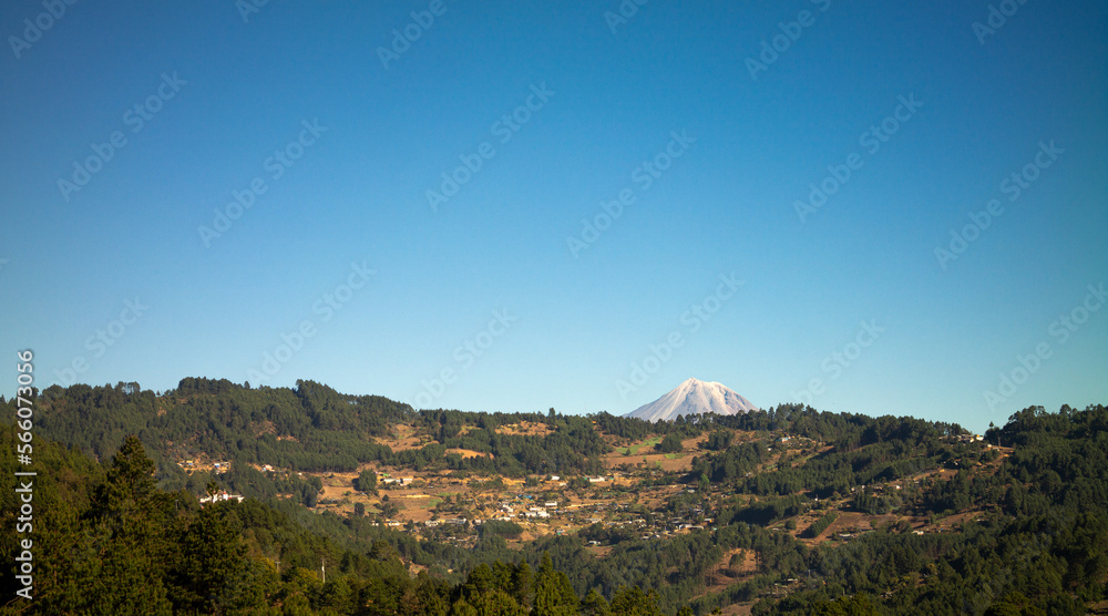 Fototapeta premium Pico de Orizaba desde San Miguel Acultzinapa 