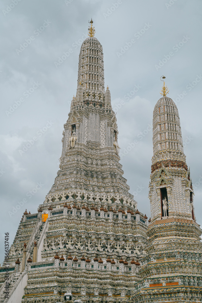 Fototapeta premium Wat Arun Temple in Bangkok, thailand
