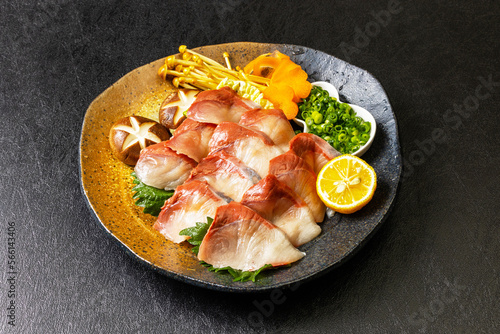 ぶりしゃぶ Shabu-shabu Japanese food of yellowtail