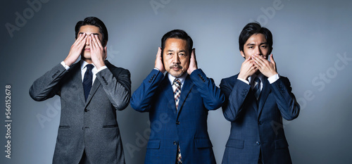 Bild auf Leinwand 目・耳・口をふさぐビジネスマン　見ざる聞かざる言わざる