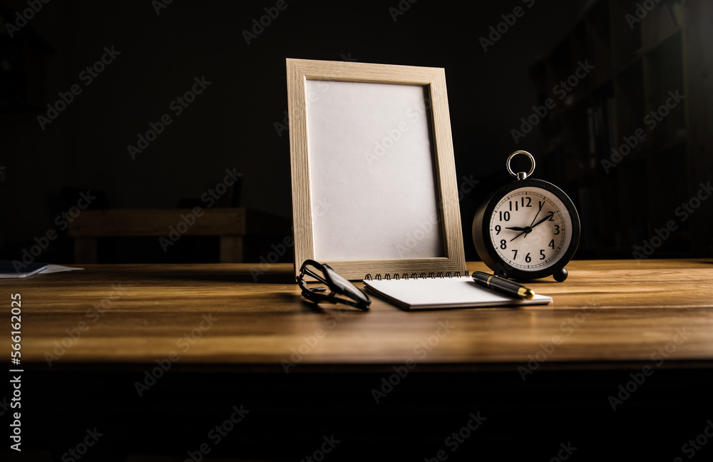 Photo frame and alarm clock Photo frame and alarm clock