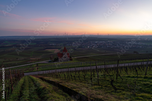 Blick über die Kreuzkapelle nach Gau-Bickelheim photo