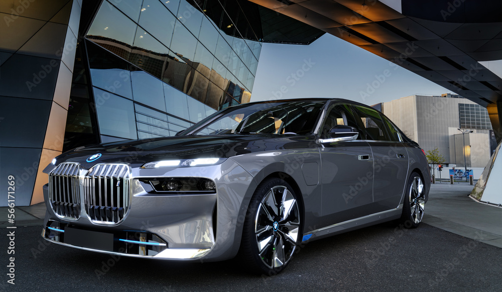 All-electric version of the i7 appears for the first time in BMW's ...