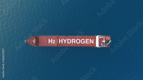 Liquid Hydrogen renewable energy in vessel, LH2 hydrogen gas for clean sea transportation on big ship with composite cryotank for cryogenic gases