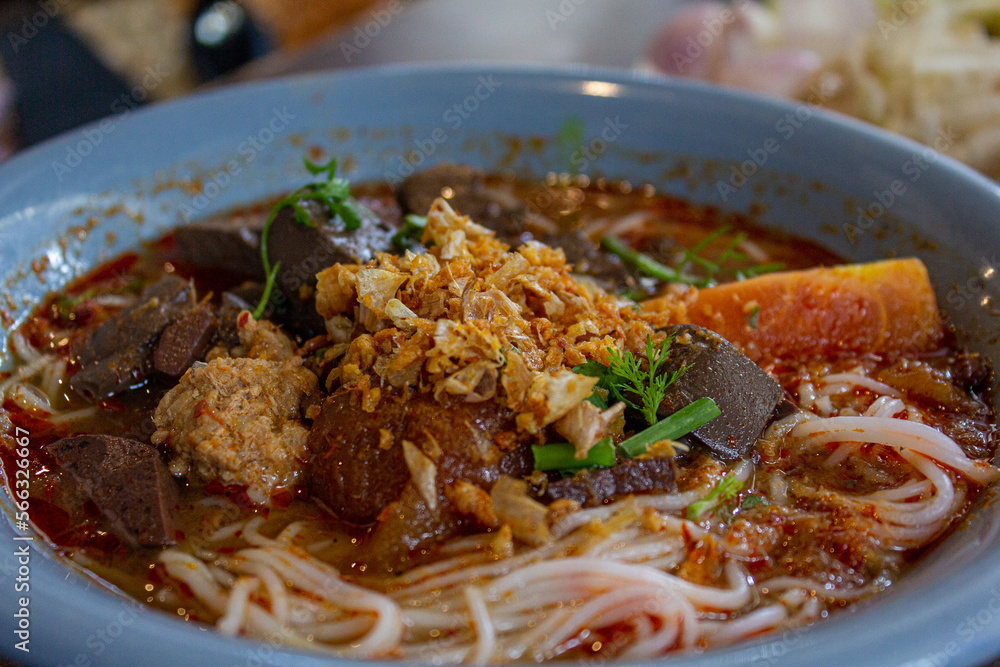 rice noodles with spicy pork sauce rice noodles with spicy pork sauce