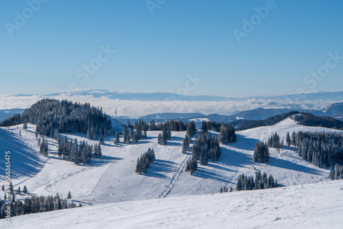 Winterliche Berglandschaft im steirischen Almenland