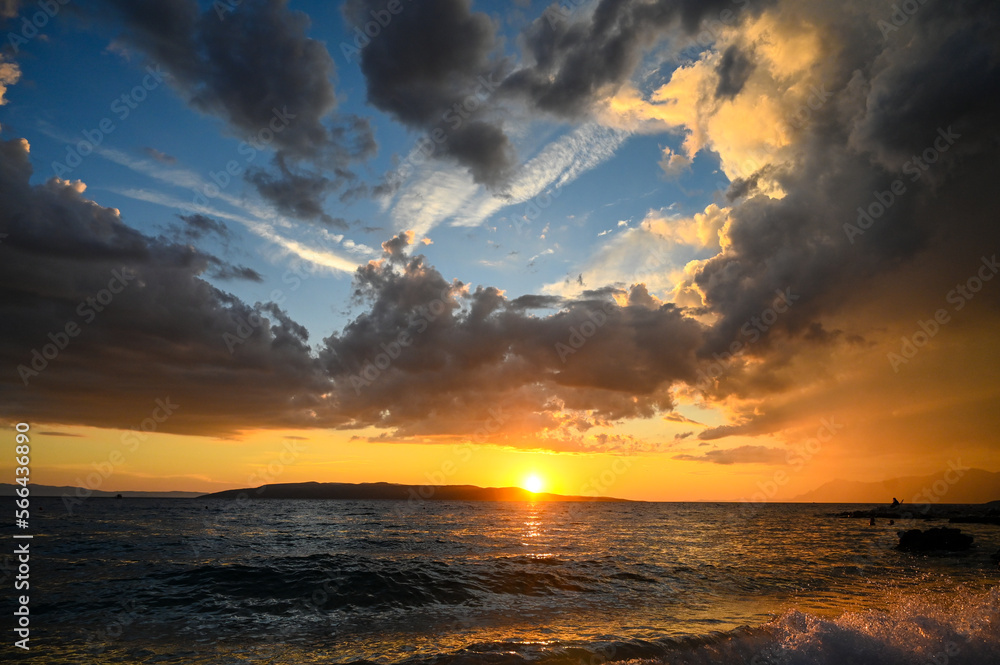 Obraz premium Sunset on the sea in summer. 