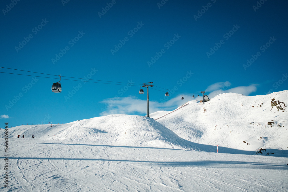 Seilbahn, Gondelbahn im winterlichen Skigebiet Seilbahn, Gondelbahn im winterlichen Skigebiet