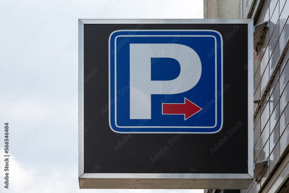 Verkehrsschilder Parken Pfeil