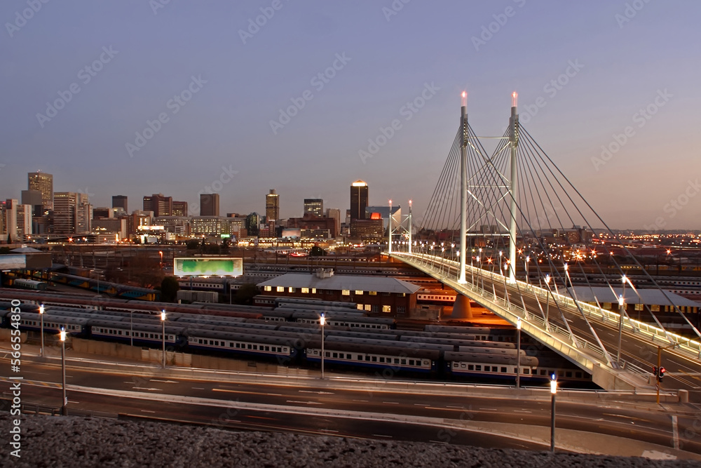 nelson mandela bridge Johannesburg skyline dusk dawn - obrazy, fototapety, plakaty 