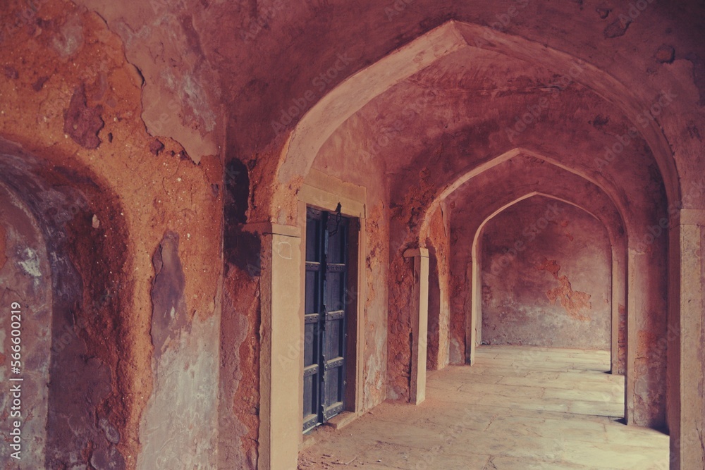 Obraz premium Arches in Indian monument , Safdarjung Tomb, Delhi 