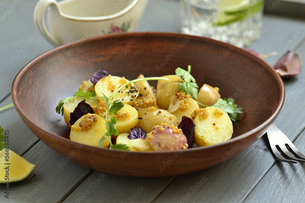 Simple salad with young potatoes with mustard-lime sauce Simple salad with young potatoes with mustard-lime sauce