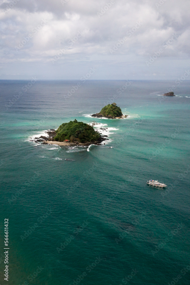 Einsame Insel - Drohnenfoto auf den Philippinen El Nido