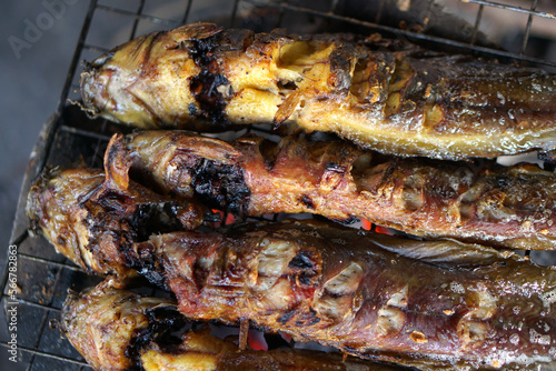Grilled catfish, fragrant and appetizing with rice