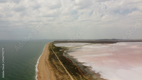 Fototapeta Naklejka Na Ścianę i Meble -  Sea and pink lake