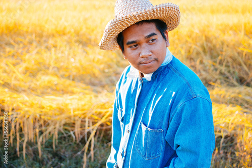 Fotografie happy farmer in ricefield