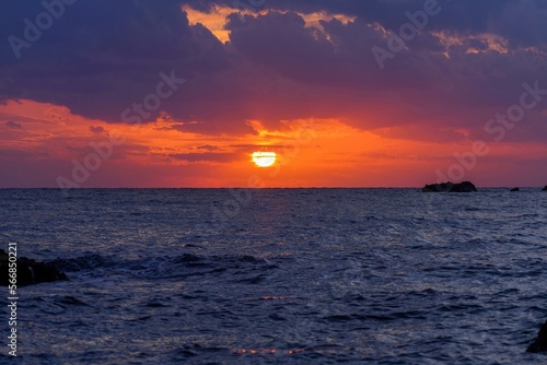 Fototapeta Naklejka Na Ścianę i Meble -  足摺岬で見た太平洋に沈む夕日の情景＠高知