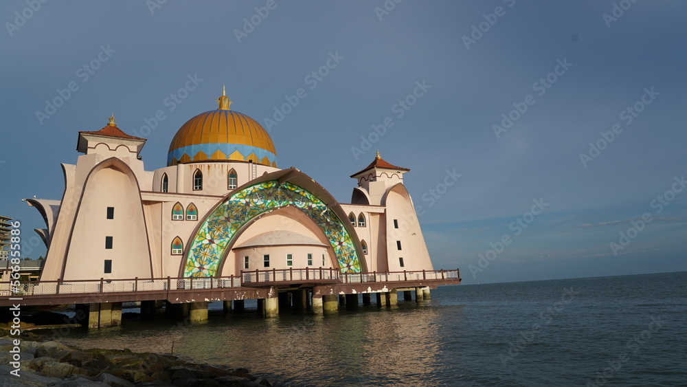 Mosque|  Masjid Selat Melaka | Pulau Melaka | 馬六甲海峽清真寺