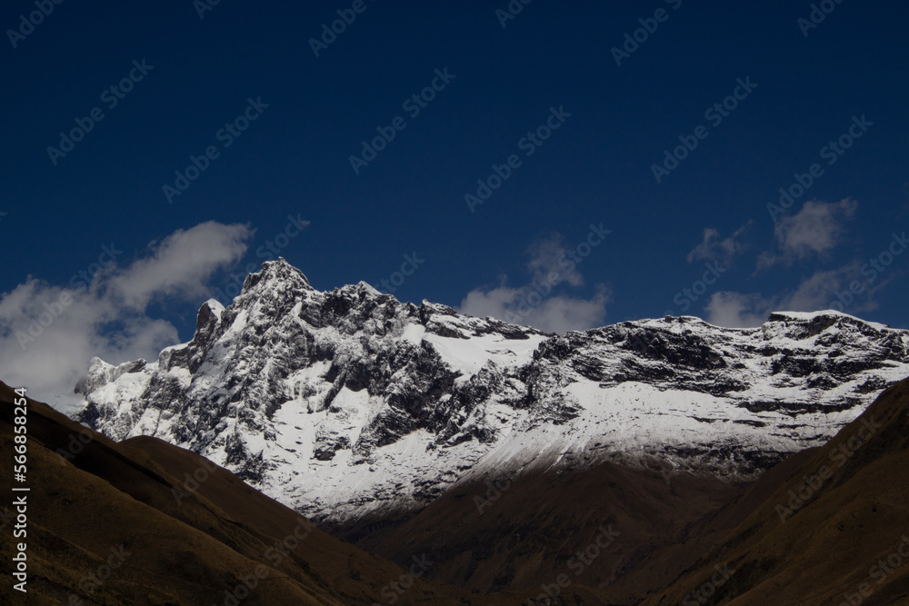 Obraz premium Mountain Altar with a clear sky