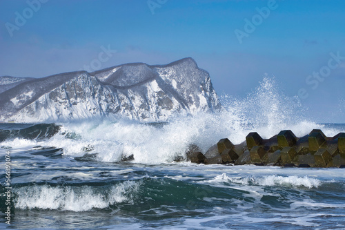 冬の時化、岬を望む photo