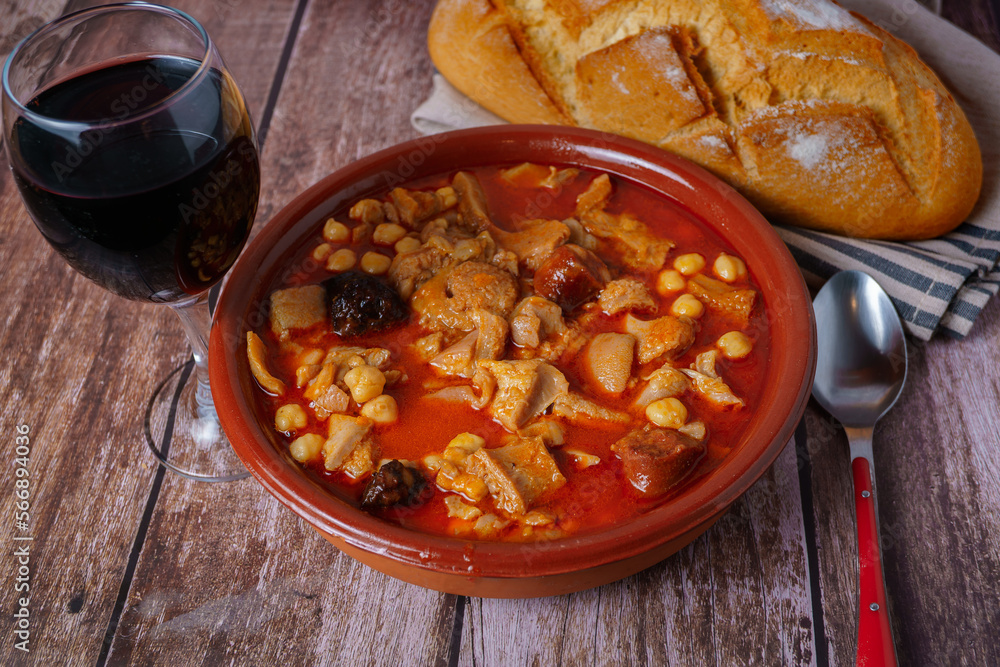 Fototapeta premium clay casserole with ,Madrid-style stewed tripe,typical spanish food