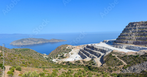 Gips Steinbruch in der Nähe von Mochlos, Kreta (Griechenland) photo