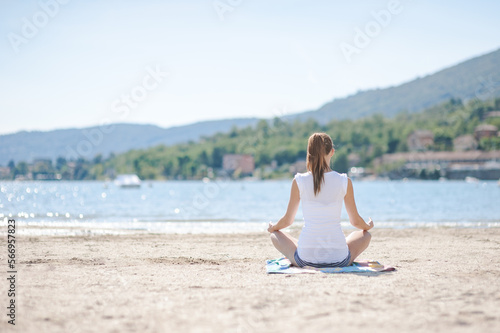 Yoga und Meditation am See Lago Maggiore in Italien