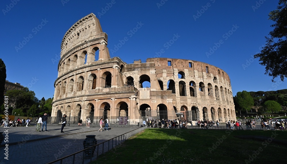 Ancient Colosseum in Rome, Italy
r, center, city, ro