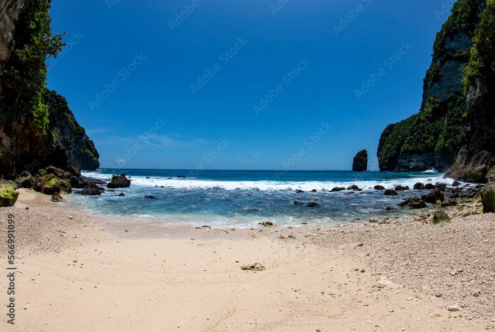 Tembeling Beach and Natural swimming pool in amazing Nusa Penida island near Bali, Indonesia.