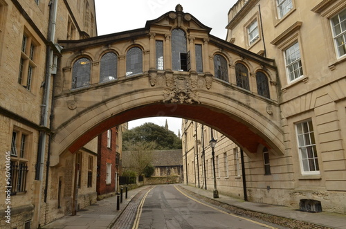 Oxford building with wonderful old architecture © Abraham