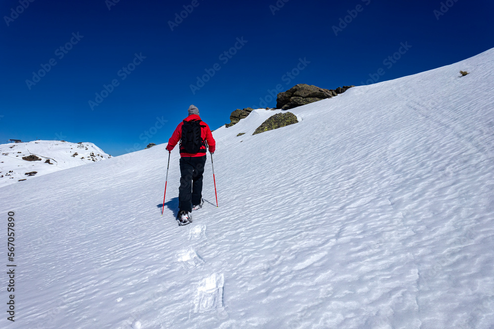 Schneewandern in den Tiroler Alpen