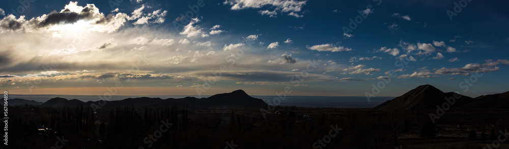 Obraz premium Amanecer en el Manzano