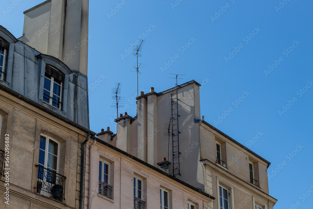 Obraz premium facade of a building in the center