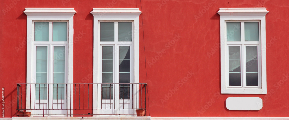 Obraz premium Spain. Canary Islands. Gran Canaria island. Las Palmas de Gran Canaria. Detail of facade with three windows